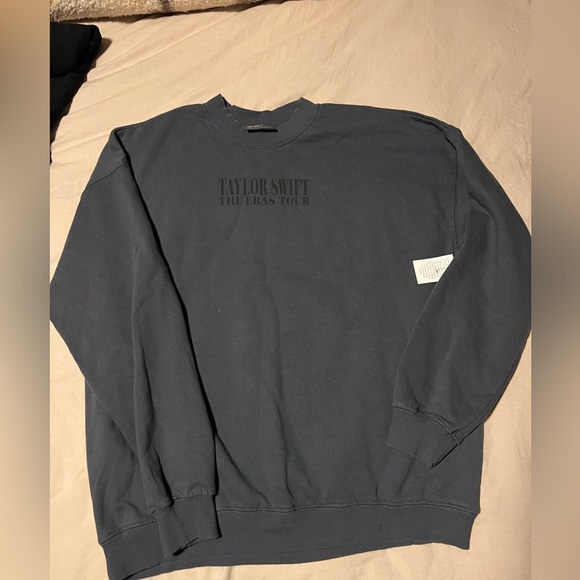 Taylor swift blue crewneck from eras tour. - Picture 2 of 3